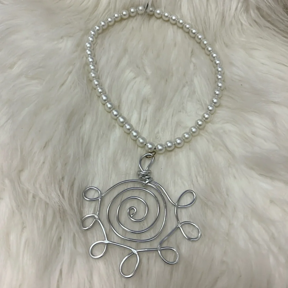 Silver Hand Design Pendant Stretchy Faux Pearl One of a Kind Necklacr